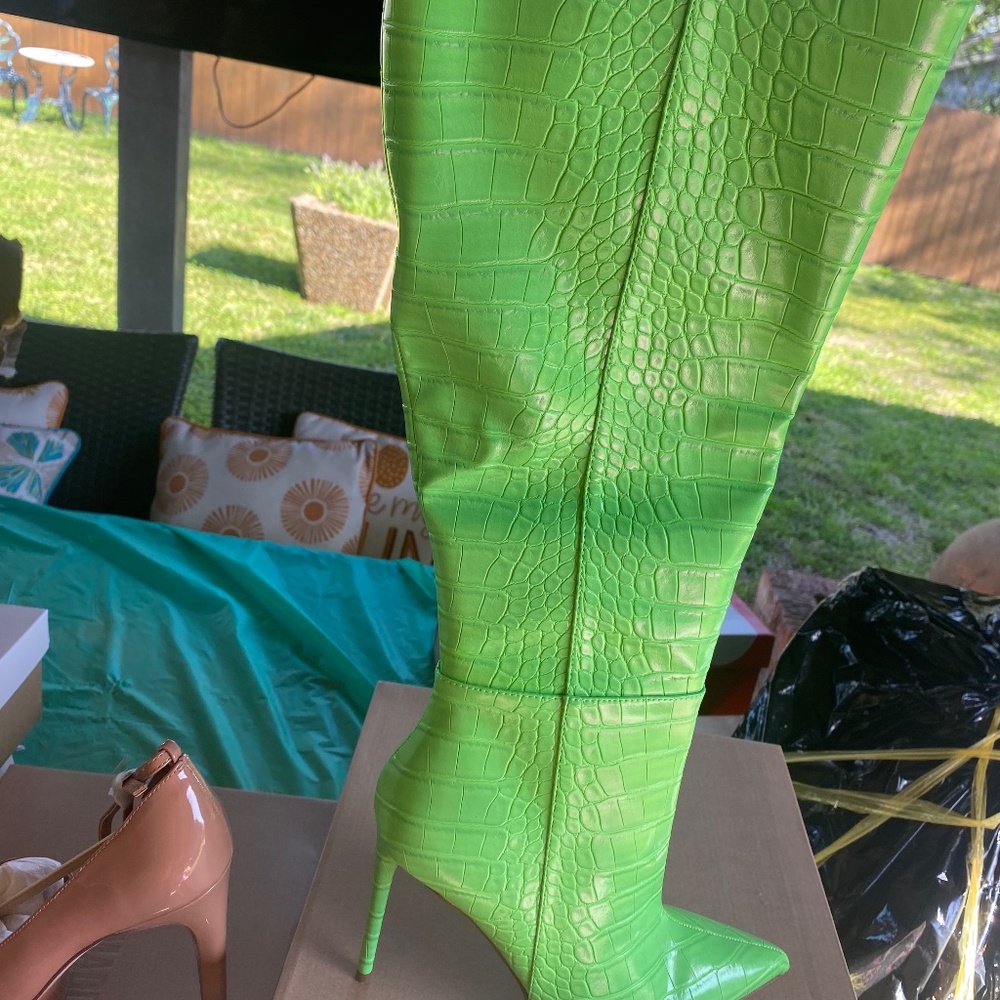 Steve Madden Idina Green Croco Brand New